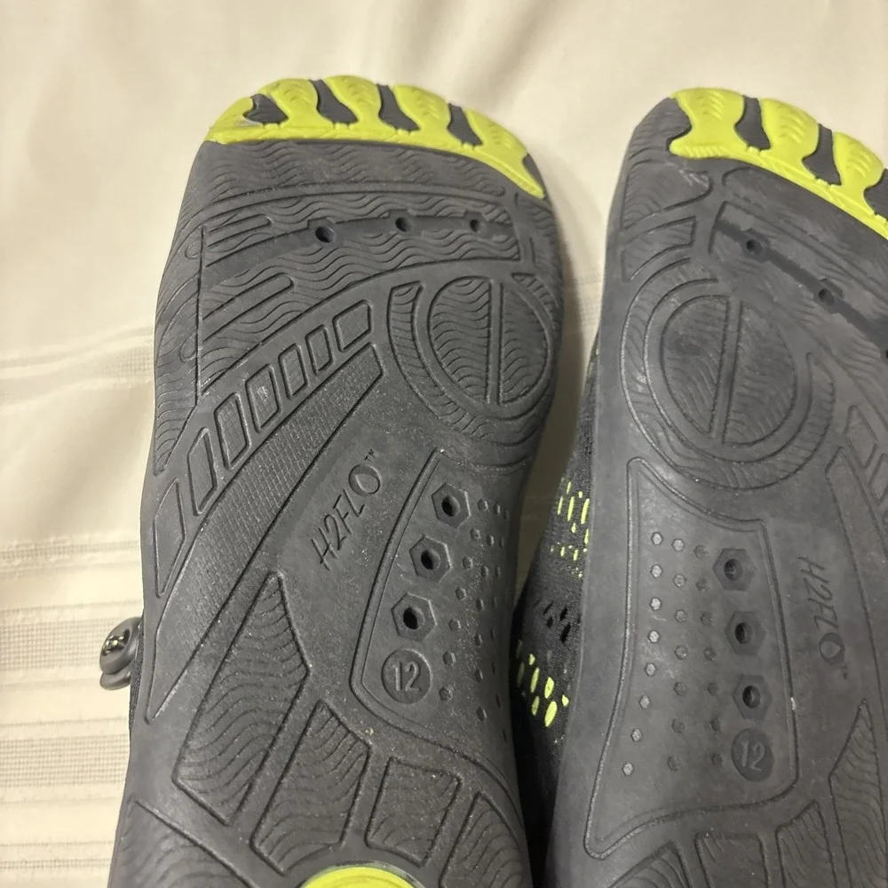 Mens‎ Maui and Sons Size 12 Shoes Black H2FL Toggle Closure Traction